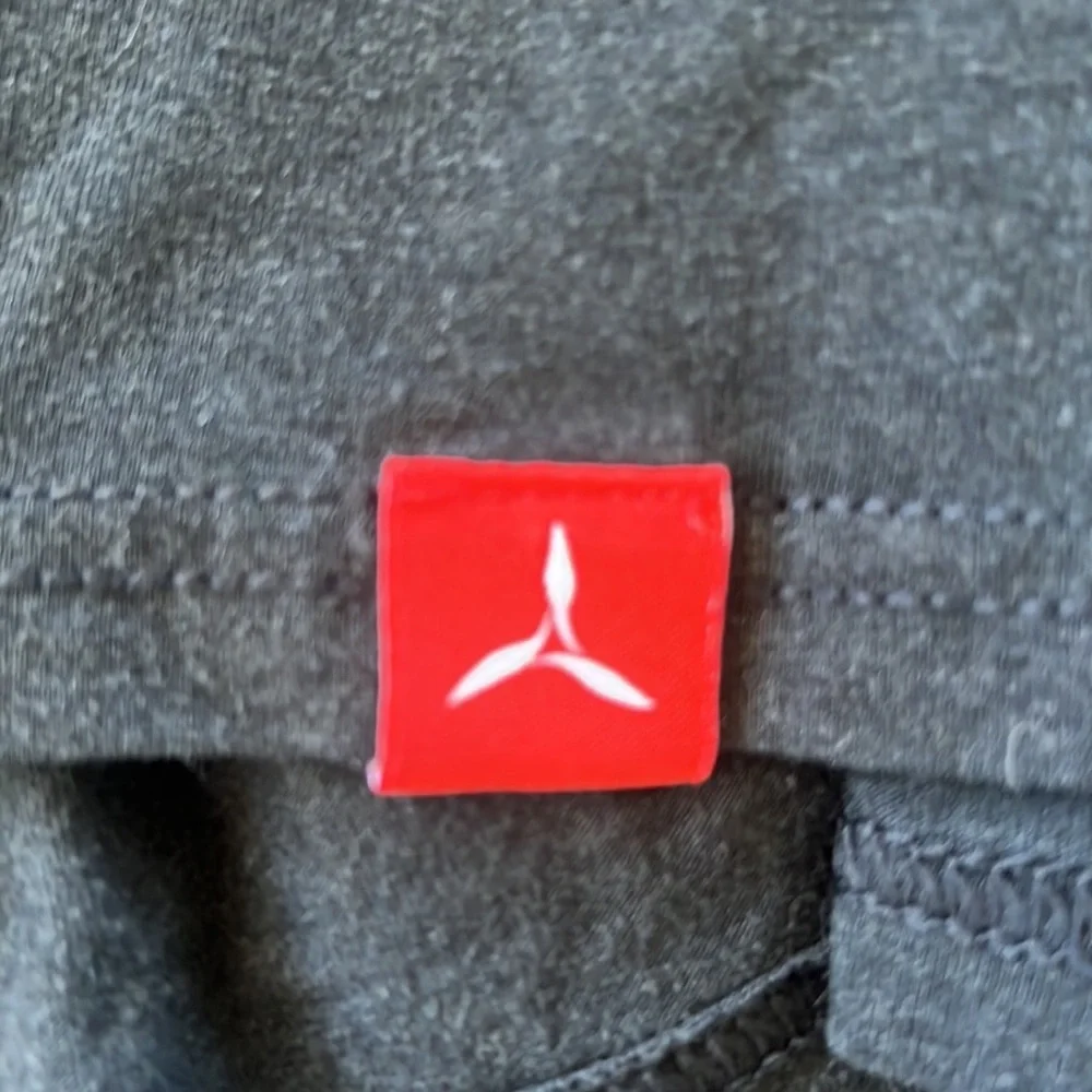 Authentic ICONA5 Tee - Picture 3 of 3